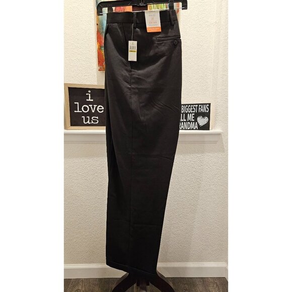 Van Heusen, Men's, Traveler Pant Classic Fit, SZ 44x32, NWT - Picture 1 of 4